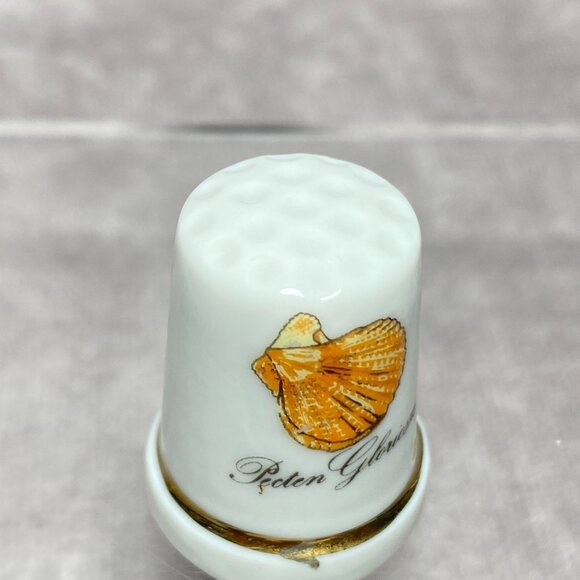 Porcelain Thimble Gold Trim & Scallop Shell Design Pecten Gloriosus By Agiftcorp - Picture 8 of 10